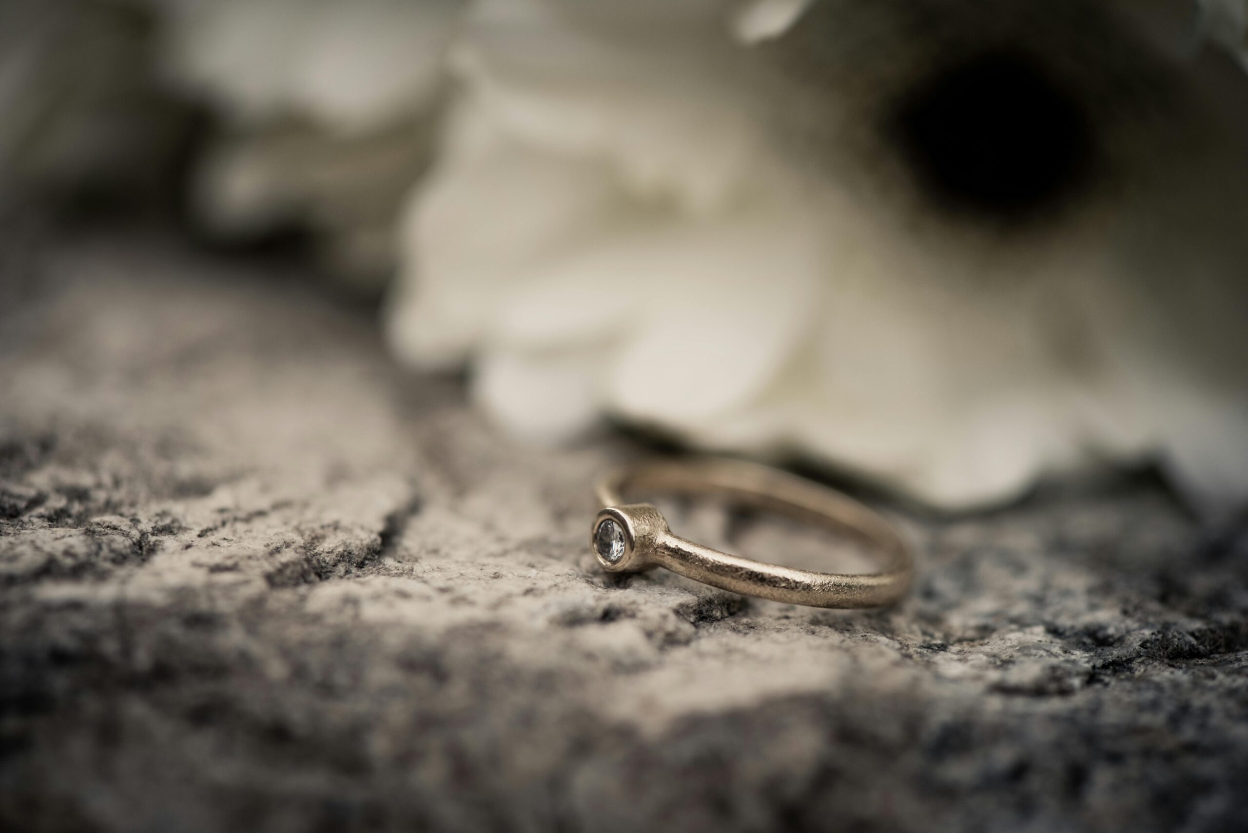 Selektive Fokusfotografie Des Silberrings